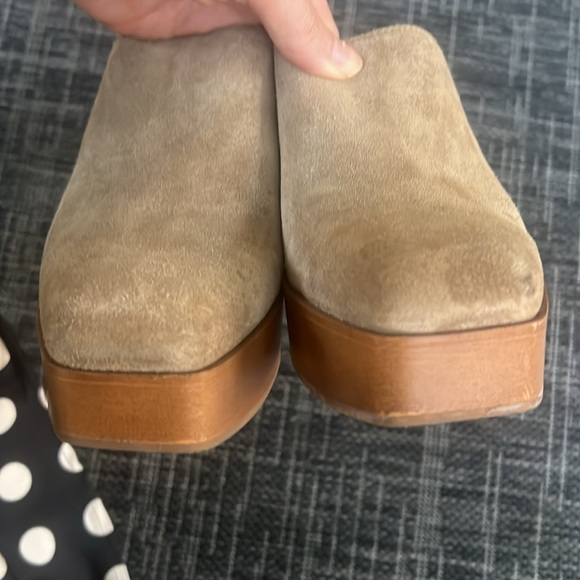 Vince Camuto Tan Suede Platform 7 1/2 Clogs Shoes - Picture 6 of 10